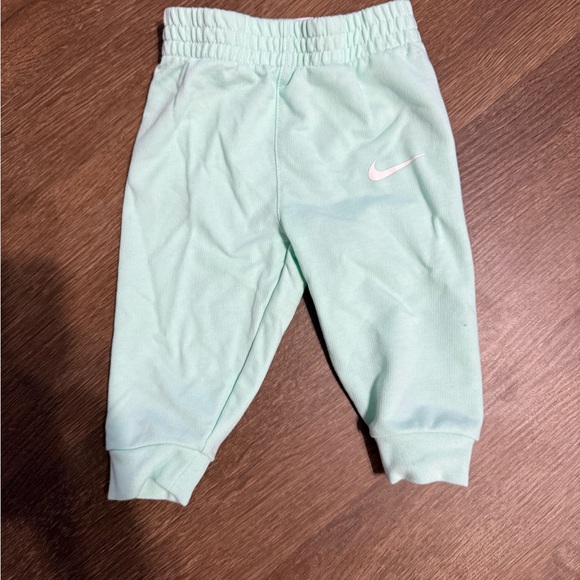 Nike Infant Light Green Hoodie Set - Picture 2 of 4